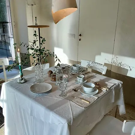 A Piazza Del Gesu 3*