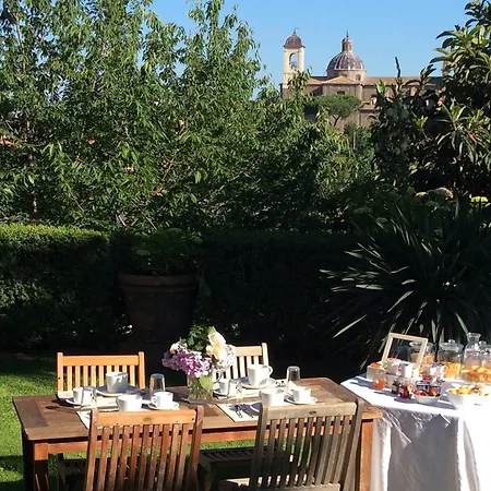 Bed & Breakfast A Piazza Del Gesù 3*