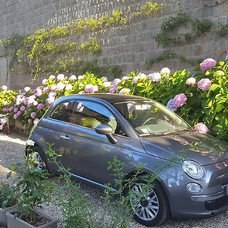 A Piazza Del Gesù Viterbo