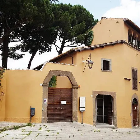 A Piazza Del Gesu 3*