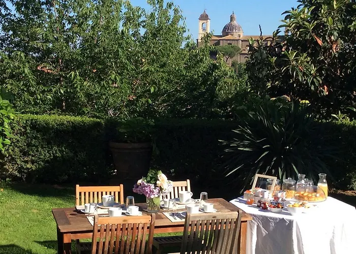 Couette-café A Piazza Del Gesù 3*